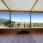 Theros Lux Apartment